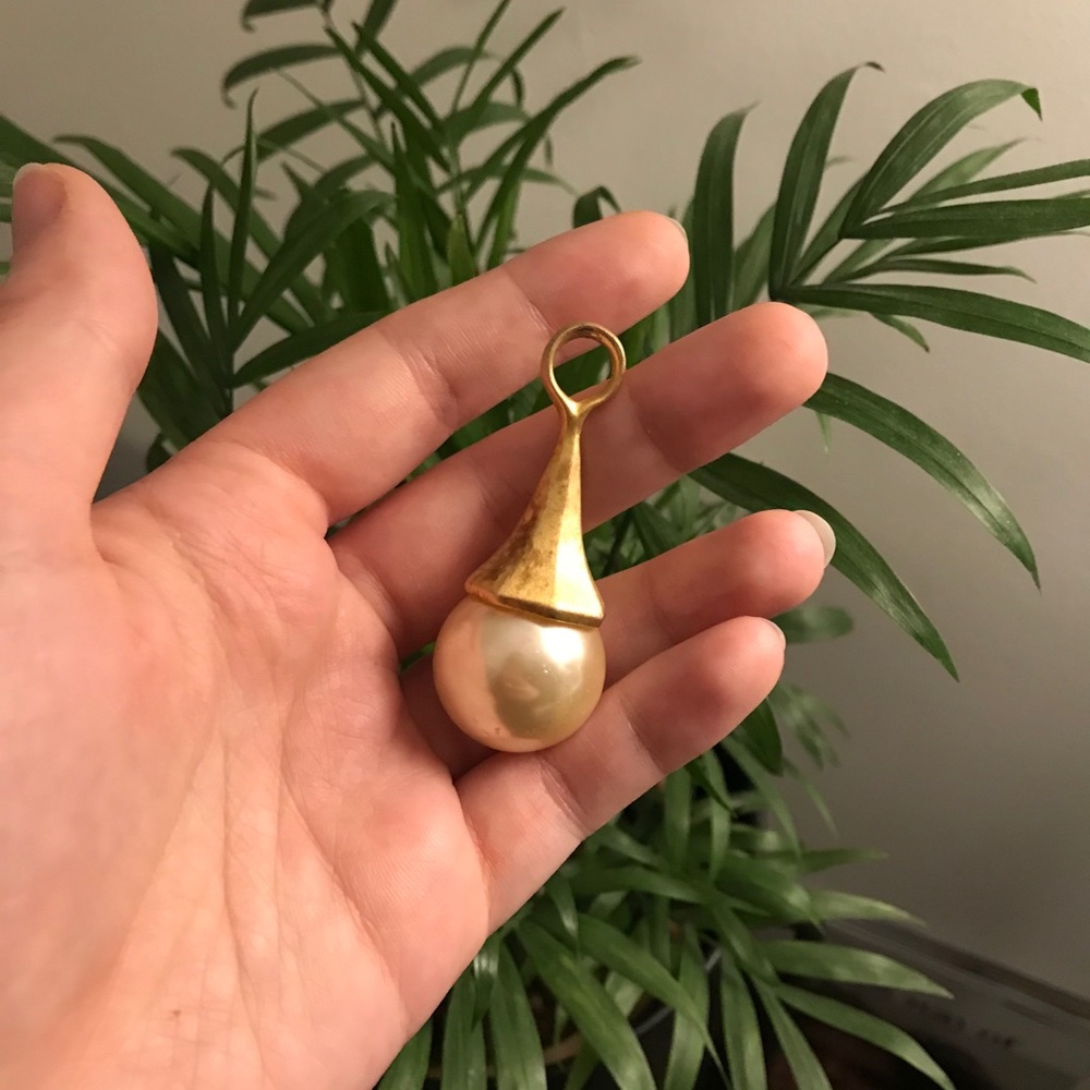 Statement vintage gold tone and faux pearl pendant